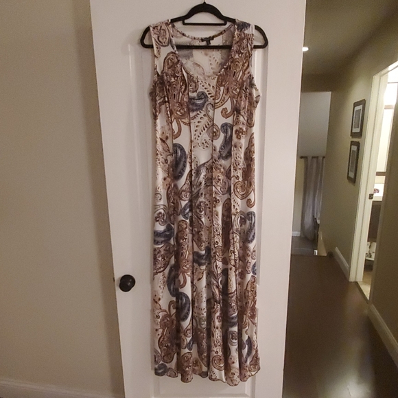 Sami & Jo Dresses & Skirts - Sami & Jo paisley maxi dress Sami & Jo Dresses & Skirts - Sami & Jo paisley maxi dress